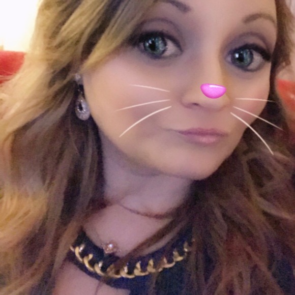 Meet your Posher, Ashley - Picture 3 of 4